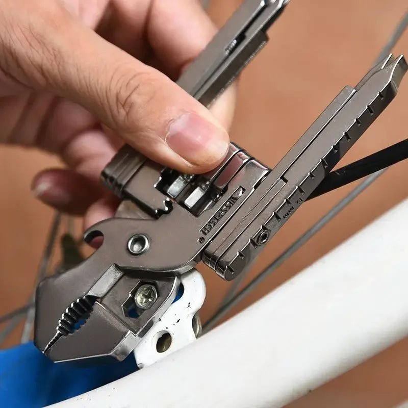SWISS+TECH 22 - in - 1 Multifunctional Folding Tool - Real Rad Boutique